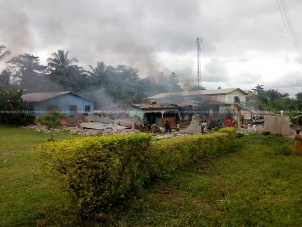 ABURA-DUNKWA-YOUTH-ON-RAMPAGE-SET-HOUSE-ON-FIRE-IN-RETALIATION-TO-MURDER-3